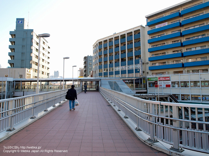 東神奈川駅西口の遊歩道 - photo16